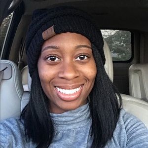 Meet your Posher, Simone